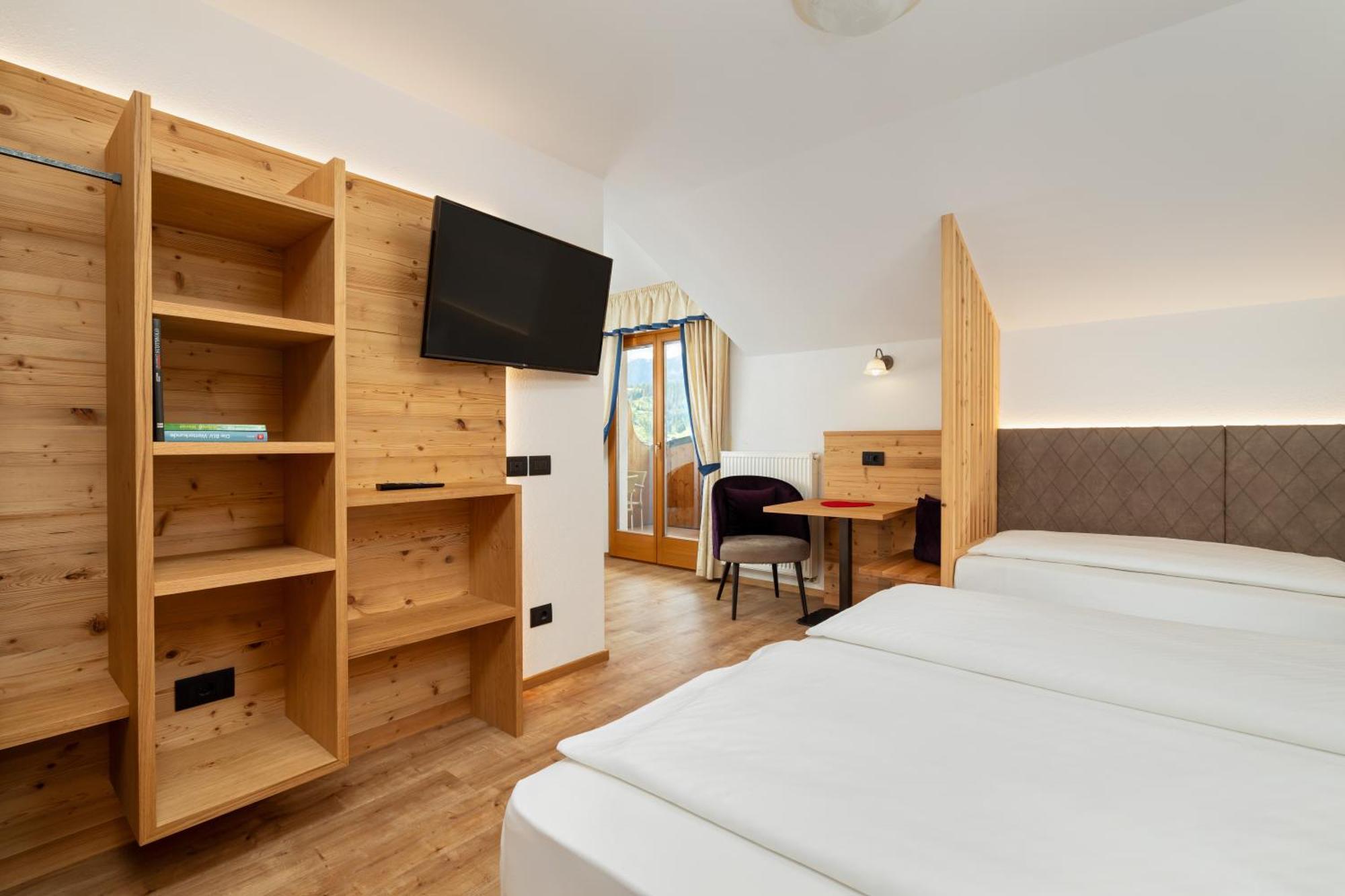 Hotel Alpenrose Dolomites La Valle Ngoại thất bức ảnh