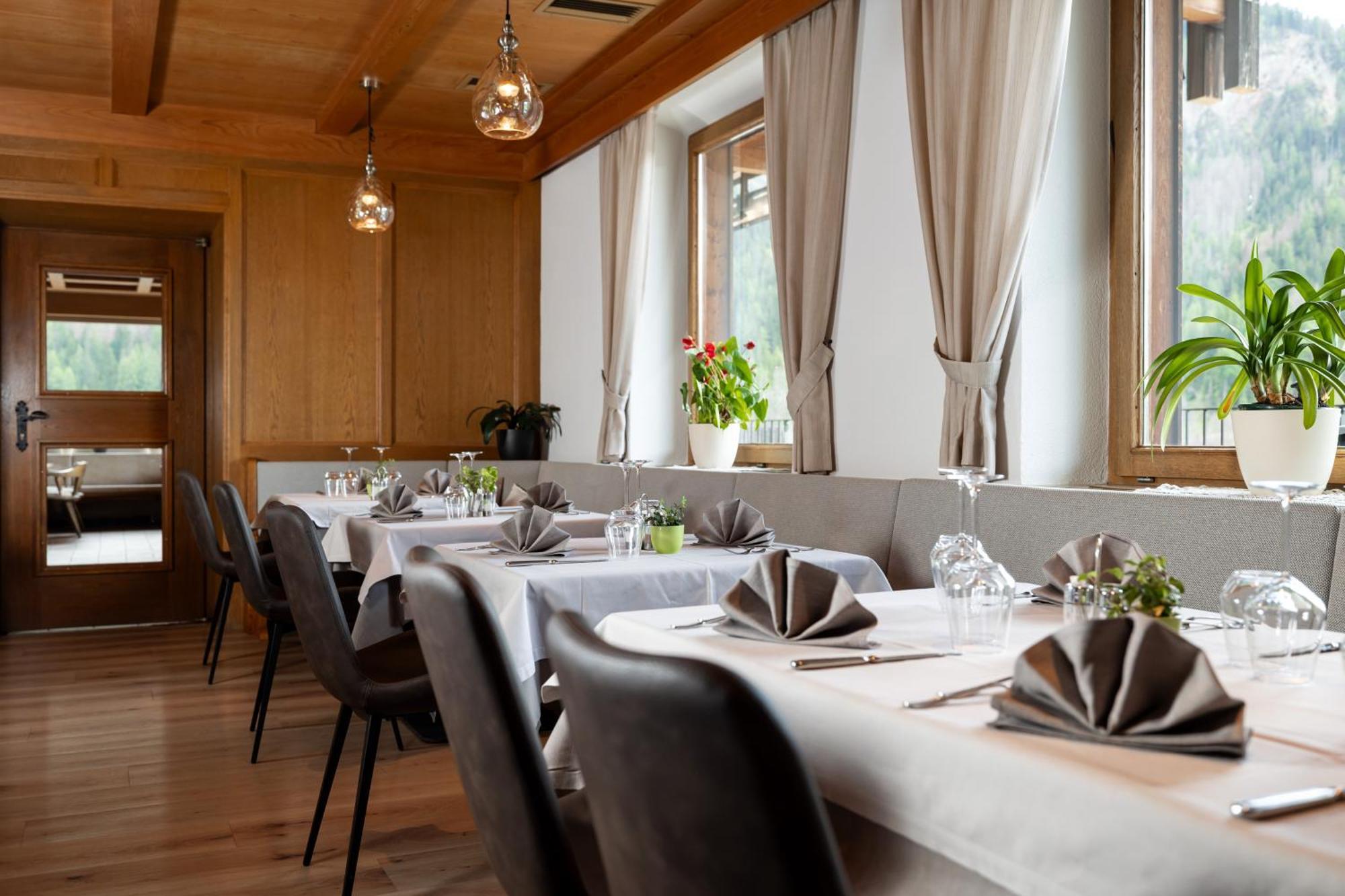 Hotel Alpenrose Dolomites La Valle Ngoại thất bức ảnh